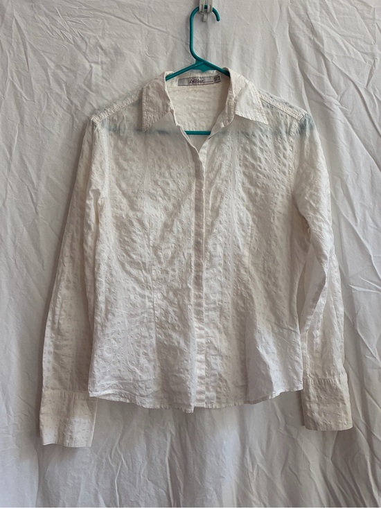 Inwear Tops - Inwear women’s cotton button down with textured croc pattern
